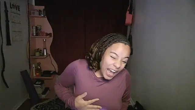 Snapshot of PrettyLittleProblem chatting on 11.20.25 PrettyLittleProblem online show from 11.20.25