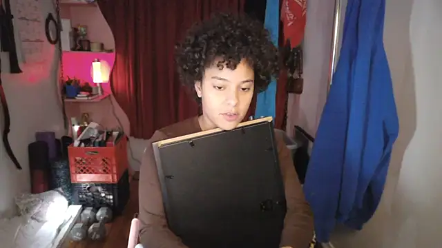 Snapshot of PrettyLittleProblem chatting on 11.29.25 PrettyLittleProblem online show from 11.29.25