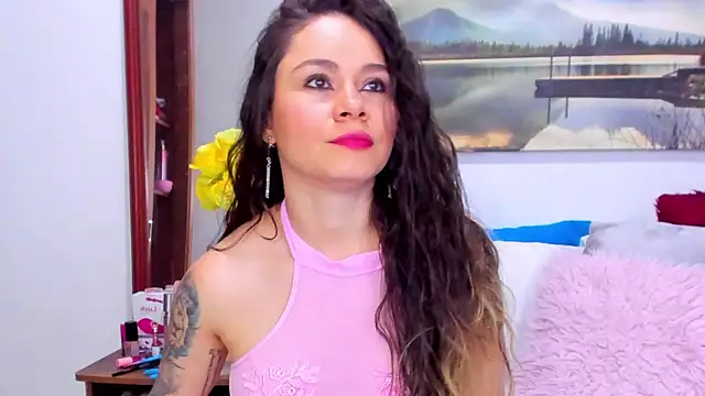 Aurora Real online show from 11.26.25