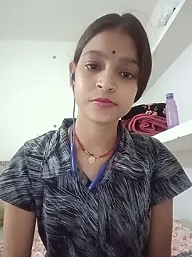 Mohnicute online show from 05.17.26
