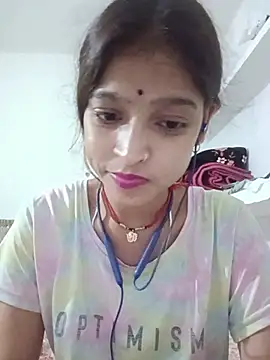 Mohnicute online show from 05.18.26