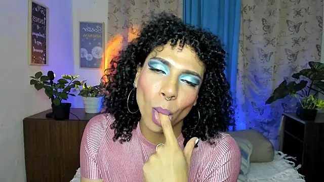 Snapshot of Angel_White25 chatting on 11.29.25 Angel White25 online show from 11.29.25