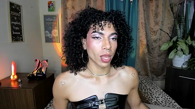 Snapshot of Angel_White25 chatting on 06.12.26 Angel White25 online show from 06.12.26
