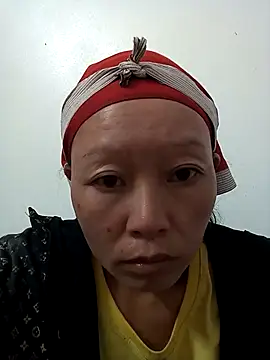 Snapshot of girl-hot2x chatting on 11.15.25 girl-hot2x online show from 11.15.25