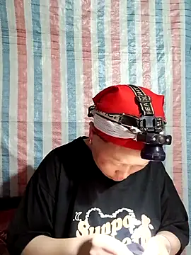 girl-hot2x online show from 04.10.26