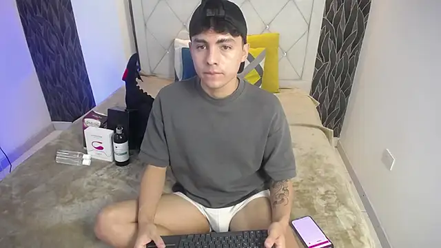 Samu FoXXX online show from 12.05.25