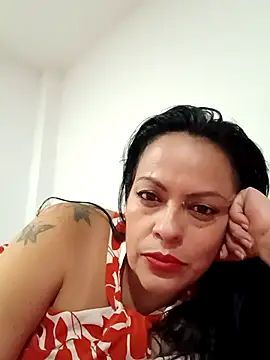 Snapshot of kristal253 chatting on 11.19.25 kristal253 online show from 11.19.25