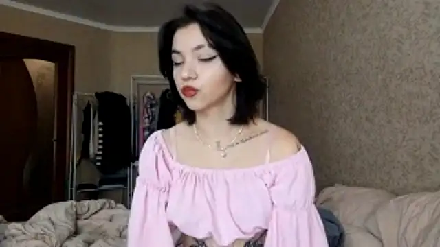 Snapshot of YeahRock chatting on 11.14.25 YeahRock online show from 11.14.25