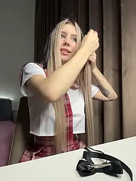 Snapshot of Olivia1Taylor1 chatting on 11.27.25 Olivia1Taylor1 online show from 11.27.25