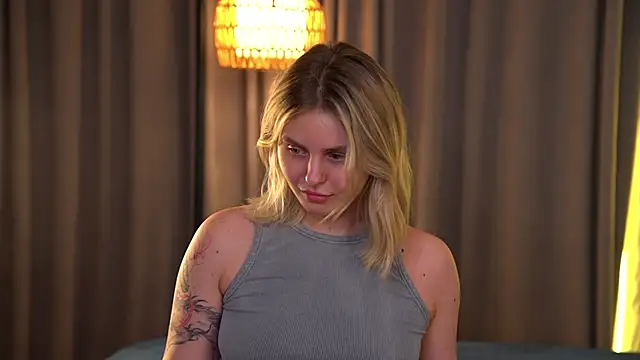 Snapshot of LilithEve_ chatting on 11.11.25 LilithEve online show from 11.11.25