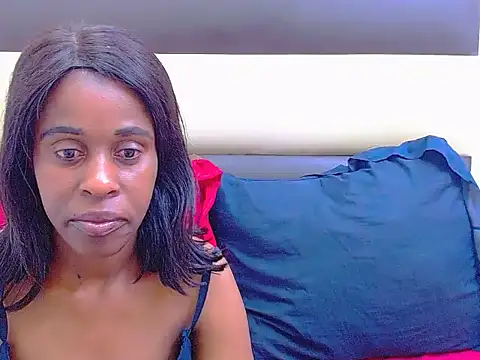 AMOURxxx online show from 12.18.25