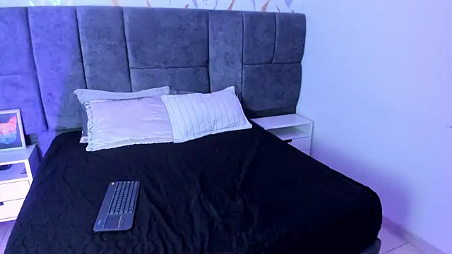 Snapshot of Atenea_Velle chatting on 05.14.26 Atenea Velle online show from 05.14.26