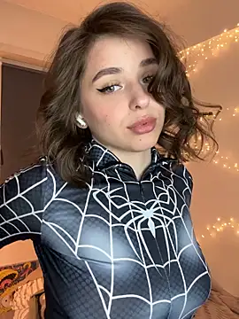 yoyogirlx online show from 02.28.26