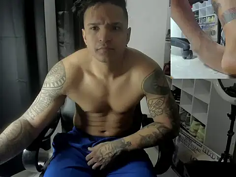 Snapshot of master_leather chatting on 11.16.25 master leather online show from 11.16.25