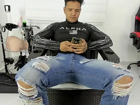 Snapshot of master_leather chatting on 07.05.26 master leather online show from 07.05.26