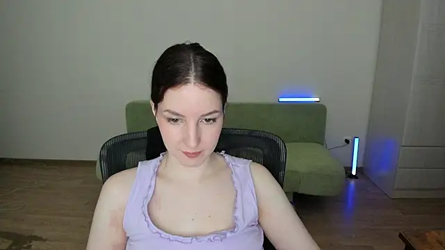 Snapshot of v_crizis324 chatting on 04.30.26 v crizis324 online show from 04.30.26