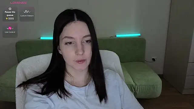 Snapshot of v_crizis324 chatting on 05.28.26 v crizis324 online show from 05.28.26