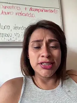 valeria absurdah online show from 12.17.25