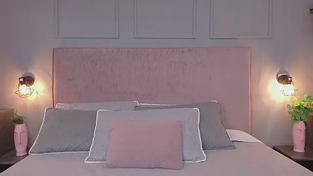 Sophie Honey18 online show from 11.22.25