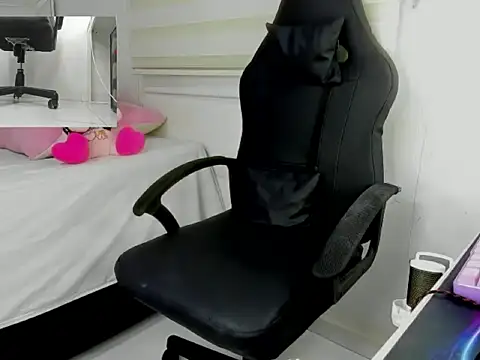 goddess of bitches online show from 02.19.26