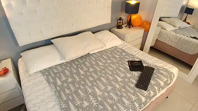 Niinatorres online show from 12.02.25