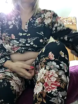 Tania9  online show from 11.17.25