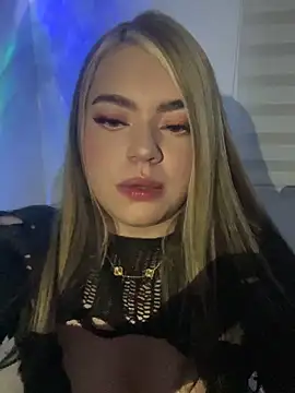 Snapshot of coco_bunnyy chatting on 11.15.25 coco bunnyy online show from 11.15.25