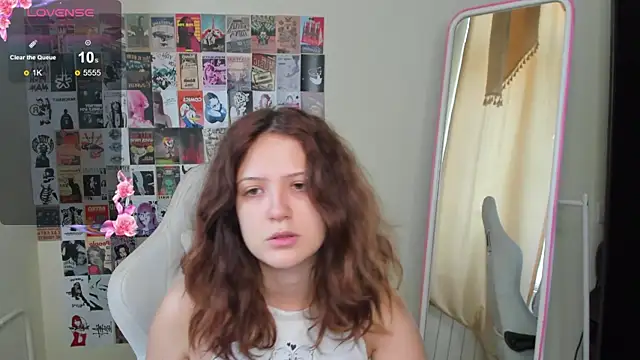 Snapshot of Anora_Miller chatting on 11.29.25 Anora Miller online show from 11.29.25