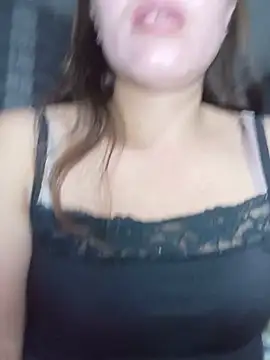 Snapshot of Lyly_sexyy chatting on 06.20.26 Lyly sexyy online show from 06.20.26