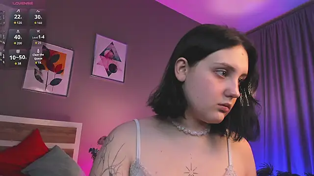 Snapshot of hey_tessa chatting on 02.06.26 hey tessa online show from 02.06.26