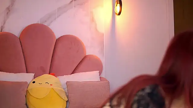 Scarlett Veyra online show from 12.23.25