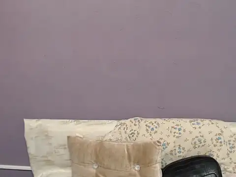 Snapshot of divina_kira chatting on 11.19.25 divina kira online show from 11.19.25