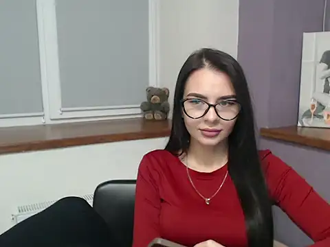 Snapshot of divina_kira chatting on 11.27.25 divina kira online show from 11.27.25