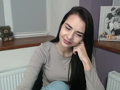 Snapshot of divina_kira chatting on 11.29.25 divina kira online show from 11.29.25