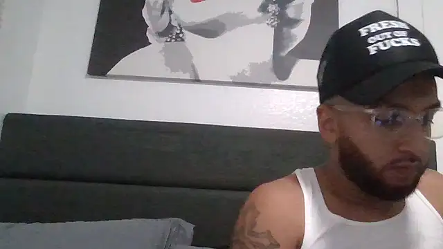 Snapshot of jloco954 chatting on 11.17.25 jloco954 online show from 11.17.25