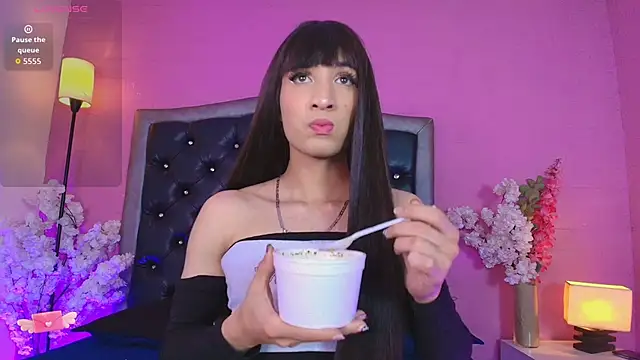 Snapshot of AlexiaHearts chatting on 11.25.25 AlexiaHearts online show from 11.25.25