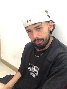 Snapshot of sebas-777masterr chatting on 11.22.25 sebas-777masterr online show from 11.22.25