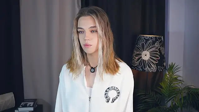 Snapshot of UteKolic chatting on 11.16.25 UteKolic online show from 11.16.25