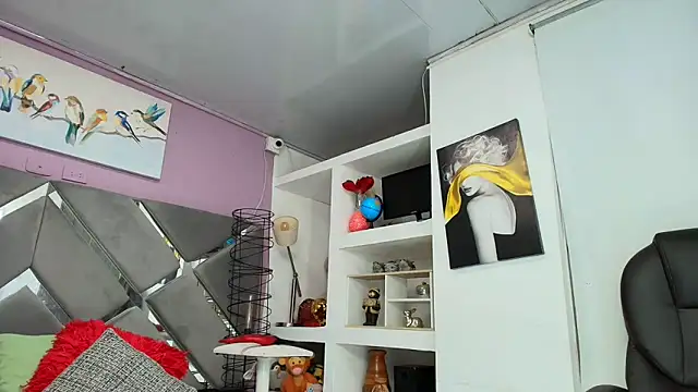 Snapshot of Zaira_sofiaa chatting on 04.20.26 Zaira sofiaa online show from 04.20.26