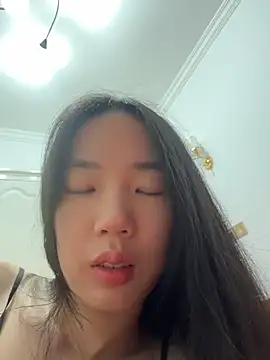 Snapshot of TinyBabe chatting on 04.27.26 TinyBabe online show from 04.27.26