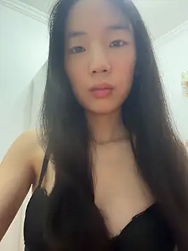 Snapshot of TinyBabe chatting on 04.29.26 TinyBabe online show from 04.29.26