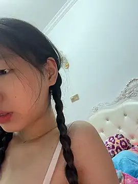 Snapshot of TinyBabe chatting on 05.04.26 TinyBabe online show from 05.04.26