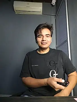 Snapshot of lans_howl chatting on 11.16.25 lans howl online show from 11.16.25