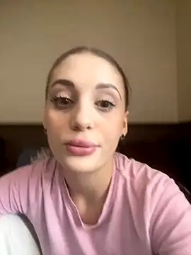 Snapshot of EmersonBennett chatting on 11.19.25 EmersonBennett online show from 11.19.25