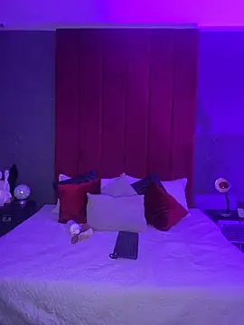 GinebraBelucci online show from 11.18.25