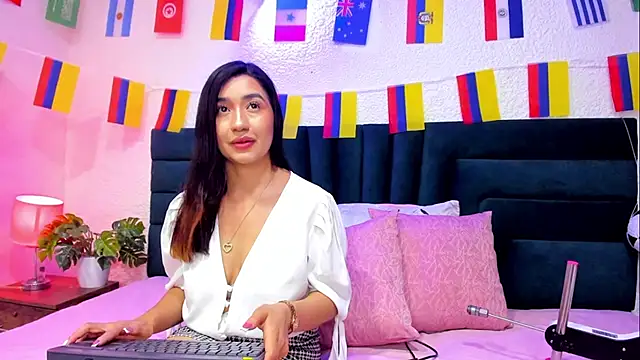 Snapshot of VictoriaRouge_ chatting on 07.09.26 VictoriaRouge online show from 07.09.26