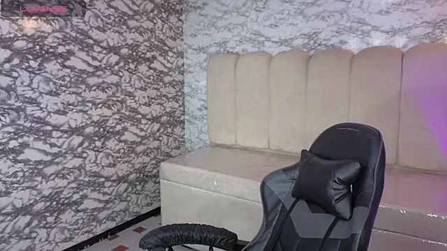 Evy Luxx v online show from 02.04.26