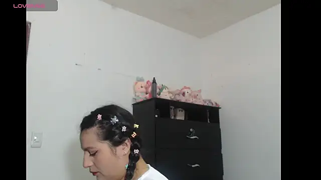 Snapshot of Salma_G1 chatting on 04.18.26 Salma G1 online show from 04.18.26