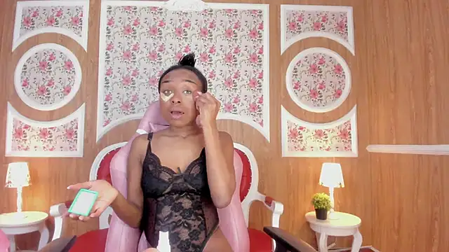 Snapshot of Midnight_Bluee chatting on 11.28.25 Midnight Bluee online show from 11.28.25