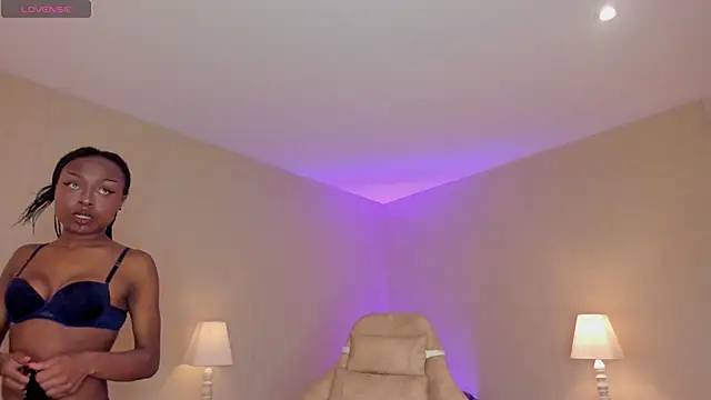 Midnight Bluee online show from 12.13.25